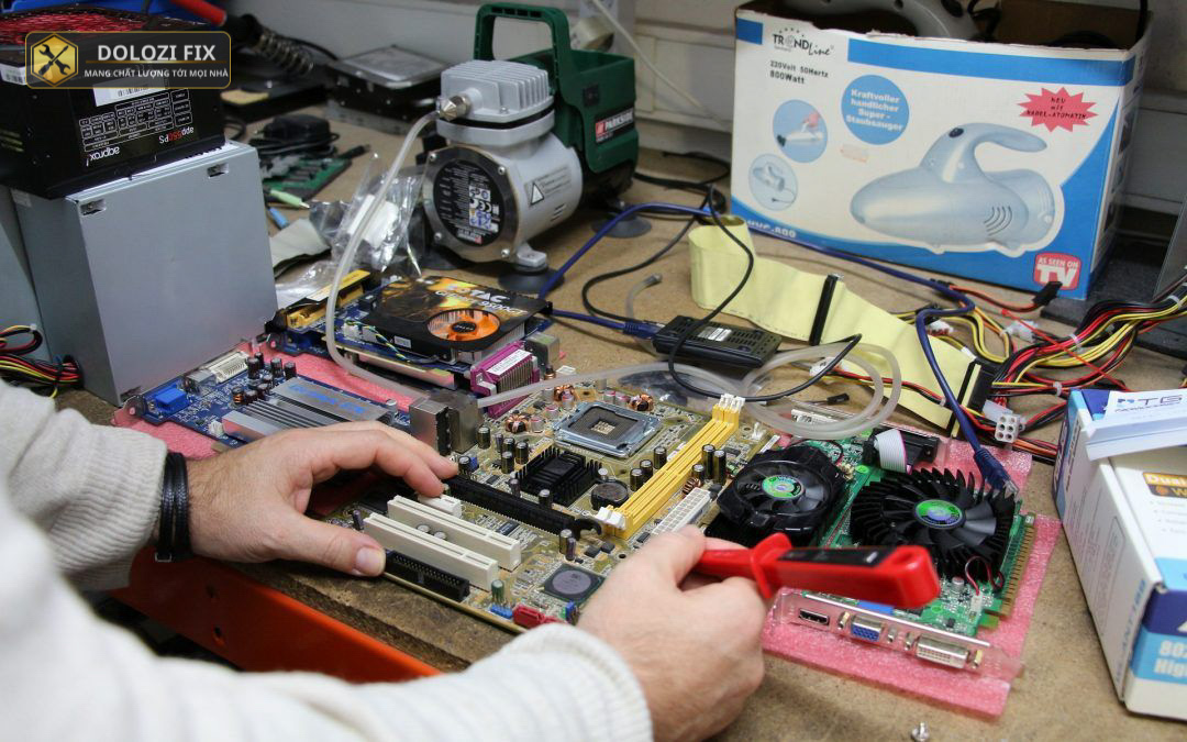 Thay bàn phím laptop chuyên nghiệp Kỹ thuật viên thay bàn phím laptop