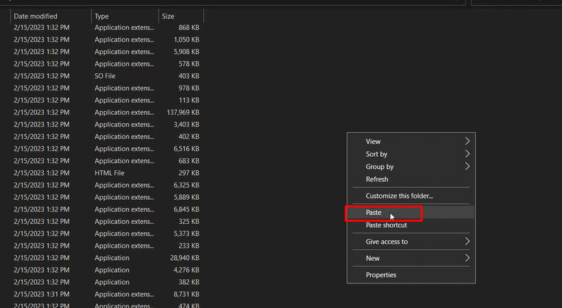 Chép và dán file kích hoạt vào thư mục.